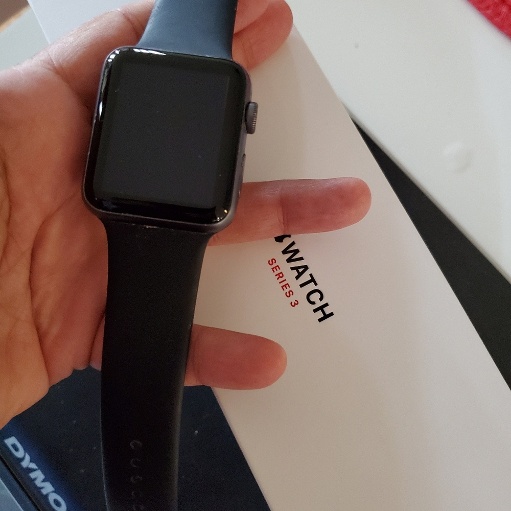 🛑SOLD🛑Apple Watch Series 3 - Picture 3 of 9
